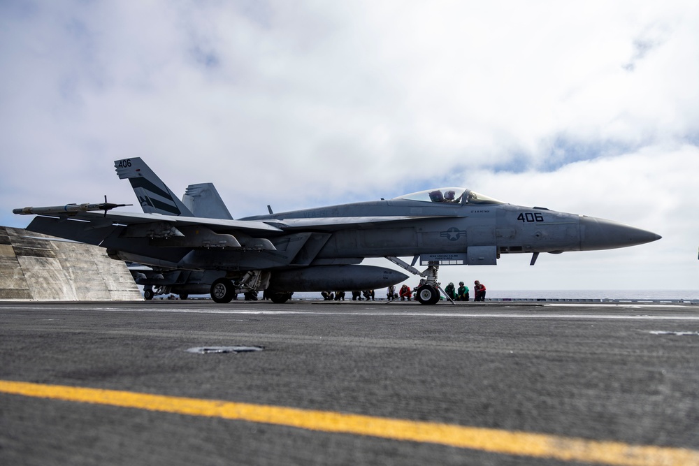 Abraham Lincoln conducts flight operations