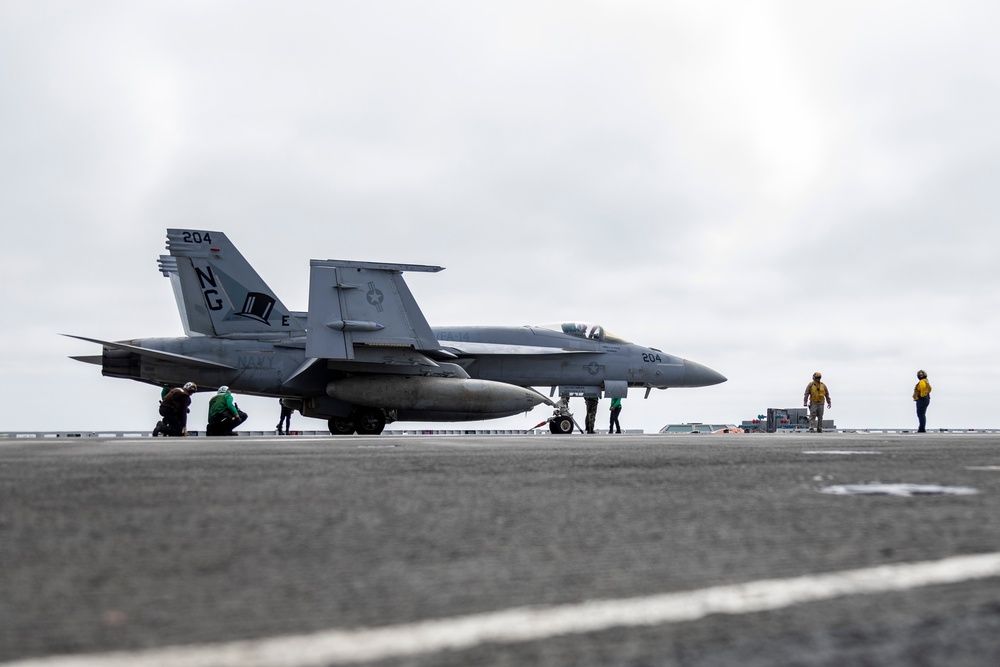 Abraham Lincoln conducts flight operations