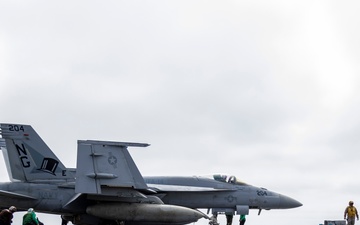 Abraham Lincoln conducts flight operations