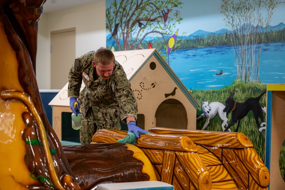 Sailors help clean and sanitize Ronald McDonald House during Seattle Fleet Week 2025