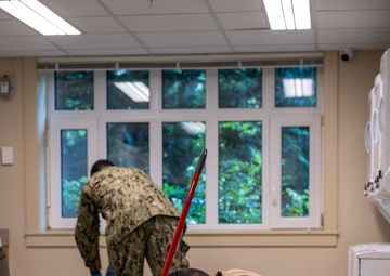 Sailors help clean and sanitize Ronald McDonald House during Seattle Fleet Week 2025