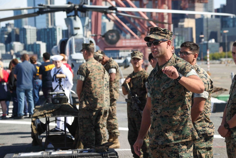 Marines Conduct Static Displays at Seattle Fleet Week