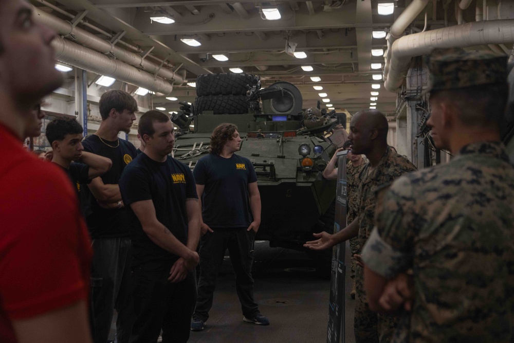 Marines Conduct Static Displays at Seattle Fleet Week