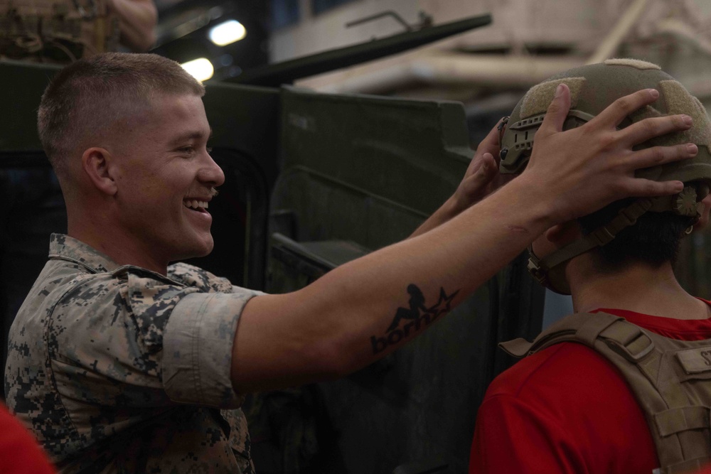 Marines Conduct Static Displays at Seattle Fleet Week