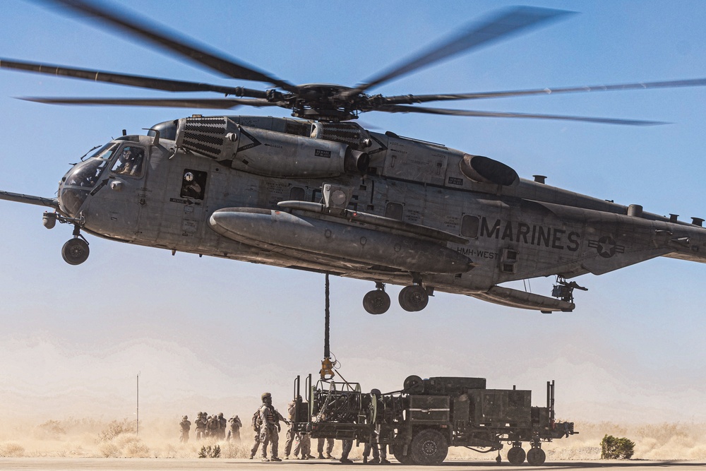 SLTE 4-25: Combat Logistics Battalion-8 Conducts MRADR Airlift