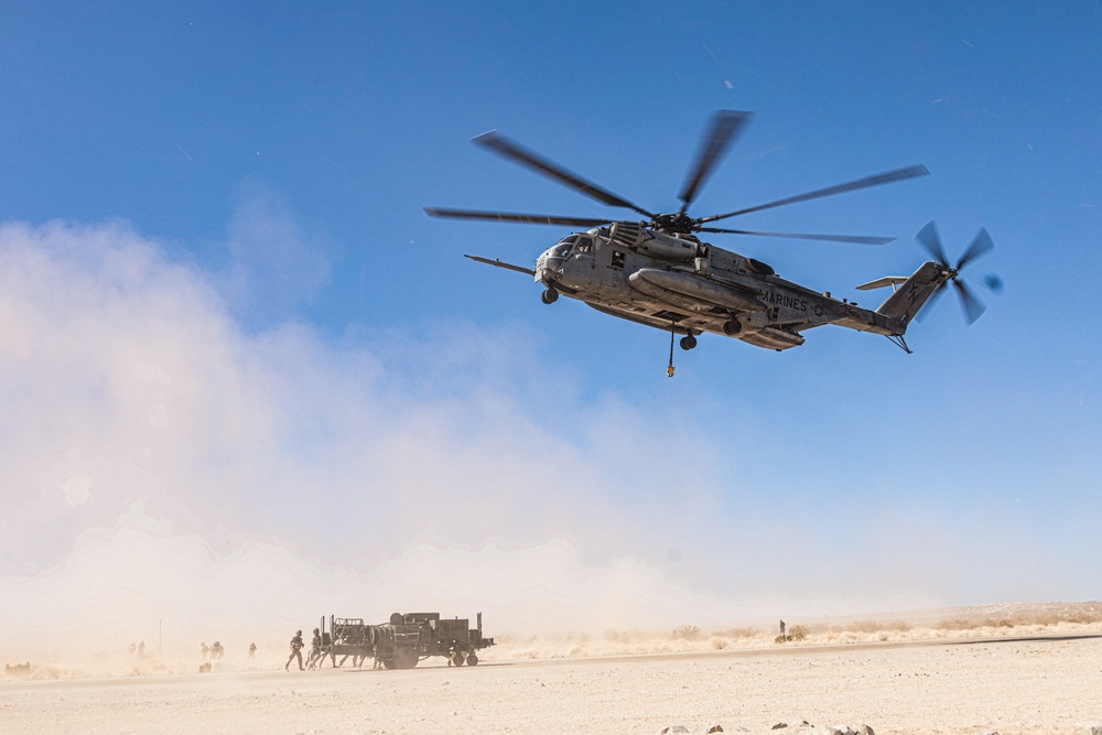 SLTE 4-25: Combat Logistics Battalion-8 Conducts MRADR Airlift