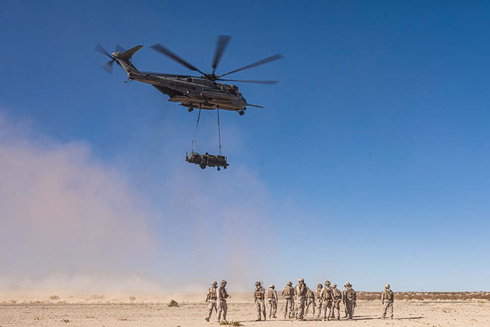 SLTE 4-25: Combat Logistics Battalion-8 Conducts MRADR Airlift