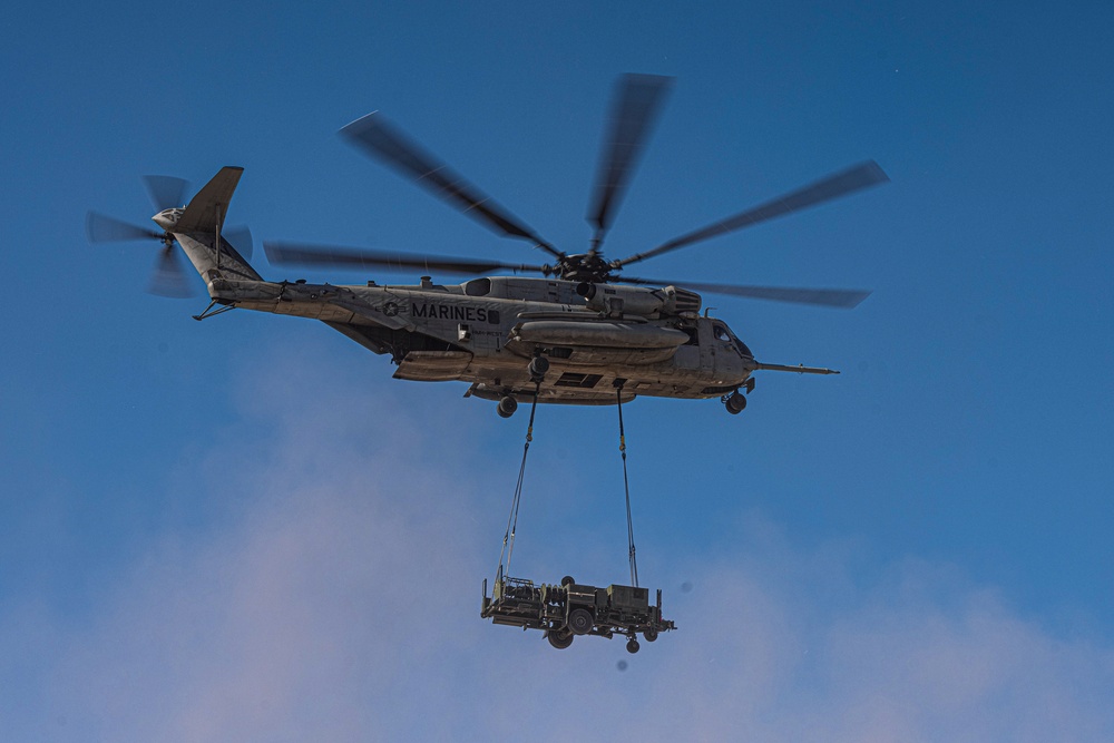 SLTE 4-25: Combat Logistics Battalion-8 Conducts MRADR Airlift