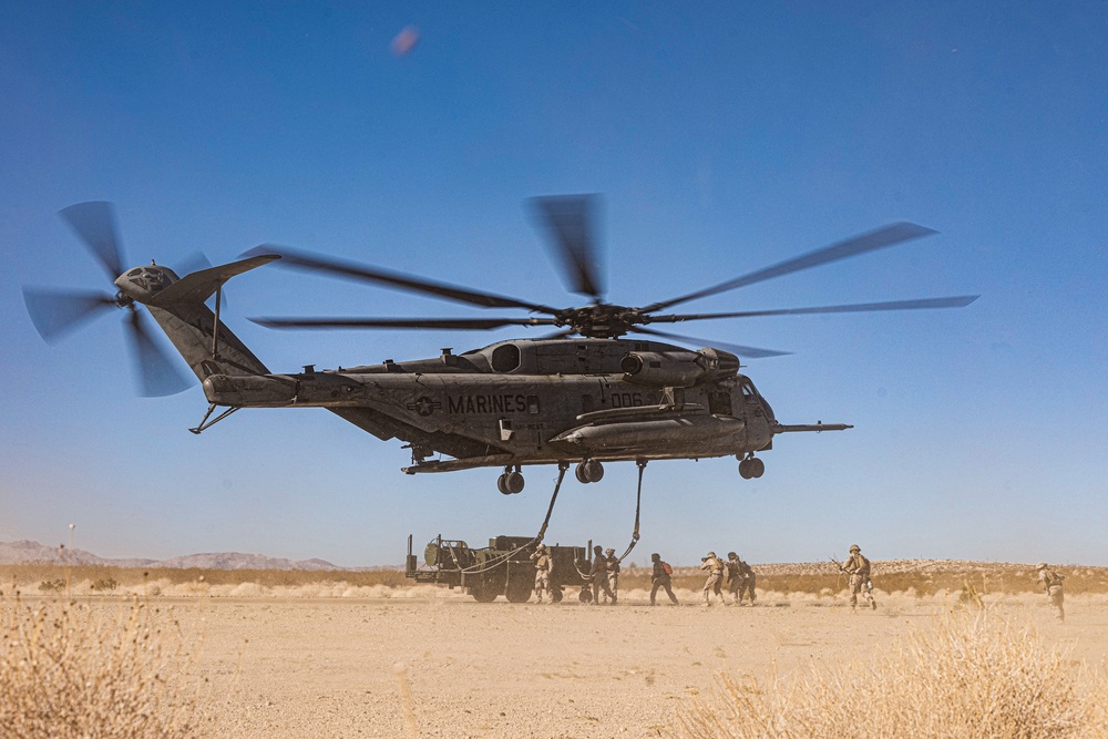 SLTE 4-25: Combat Logistics Battalion-8 Conducts MRADR Airlift