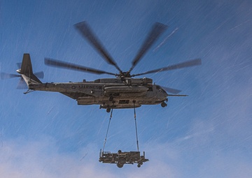 SLTE 4-25: Combat Logistics Battalion-8 Conducts MRADR Airlift