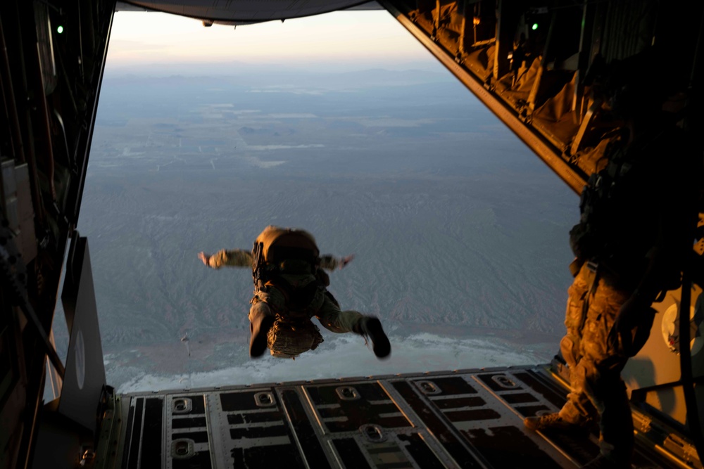 Emerald Warrior 25.2: free fall insertion and FARP operation