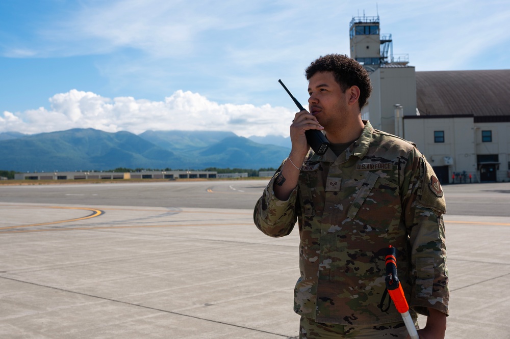 Airfield chess masters - every move matters