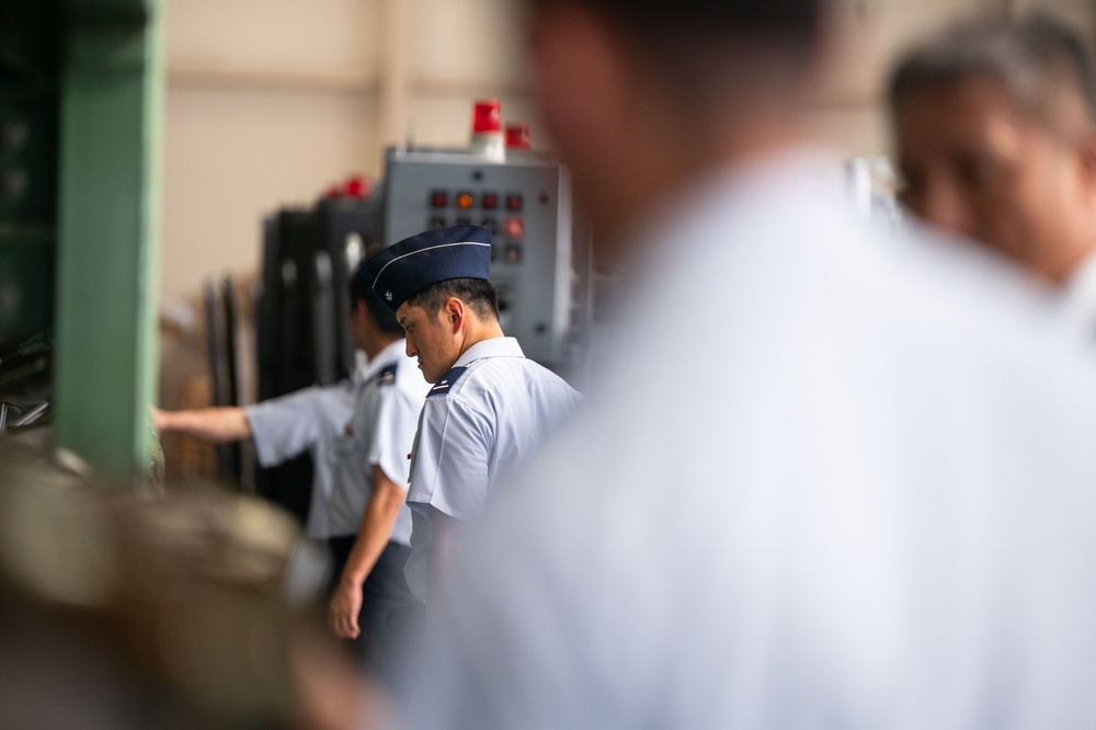 374 LRS hosts JASDF in logistics officer training course