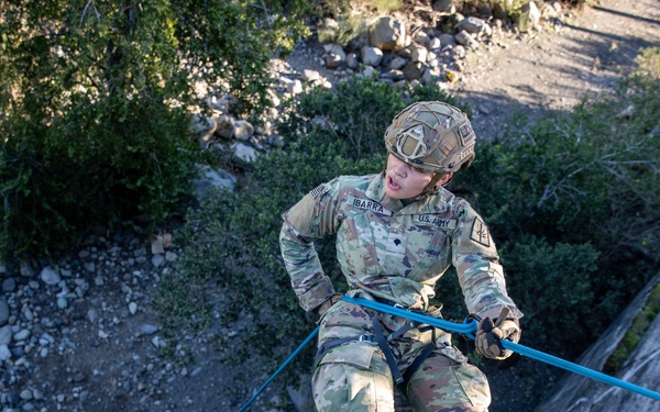 SV25 Free Fall Rappel Training