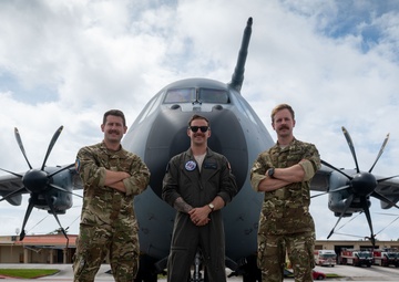 Team Andersen host REFORPAC ‘Pet the Jet’ event