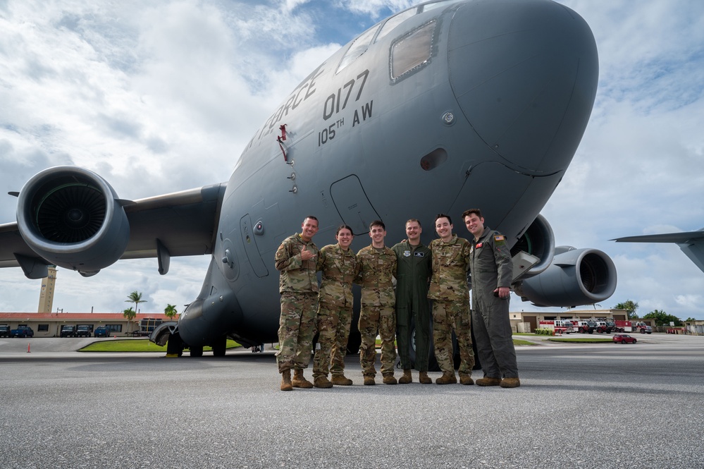 Team Andersen host REFORPAC ‘Pet the Jet’ event