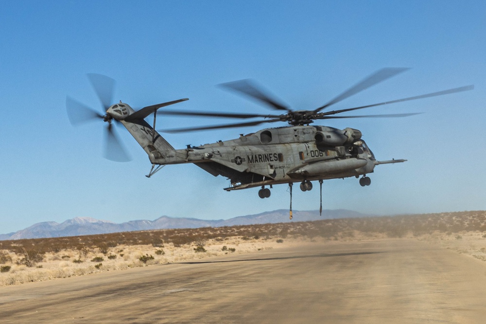 SLTE 4-25: Combat Logistics Battalion-8 Conducts MRADR Airlift