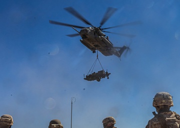 SLTE 4-25: Combat Logistics Battalion-8 Conducts MRADR Airlift