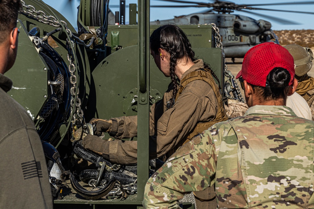 SLTE 4-25: Combat Logistics Battalion-8 Conducts MRADR Airlift