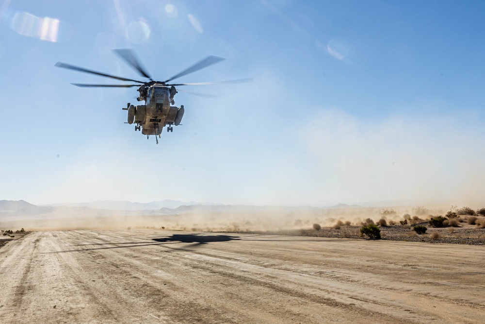 SLTE 4-25: Combat Logistics Battalion-8 Conducts MRADR Airlift