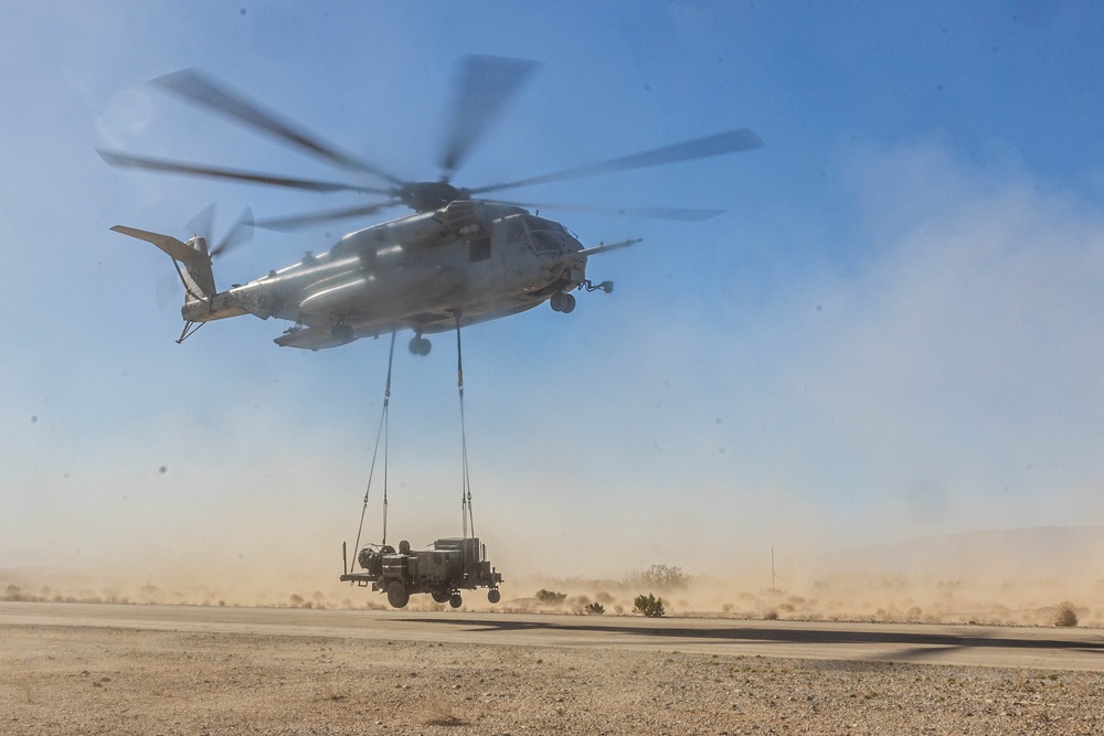 SLTE 4-25: Combat Logistics Battalion-8 Conducts MRADR Airlift