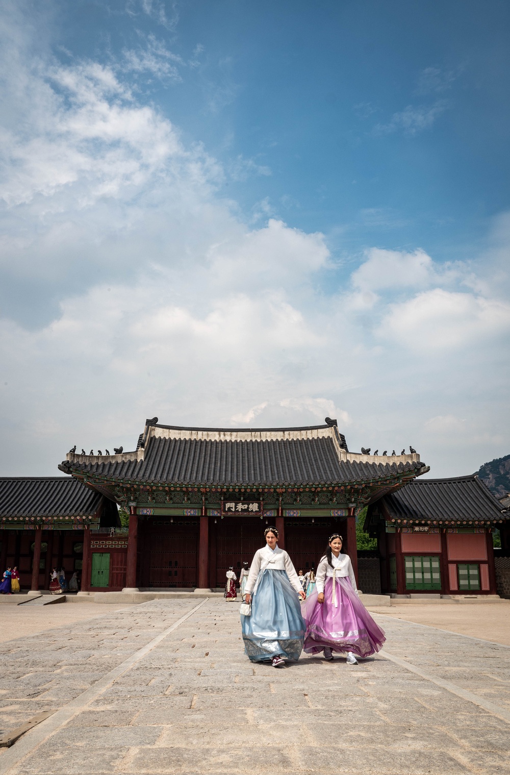 South Korean Province Hosts U.S. Army Soldiers on Newcomers Tour of Seoul