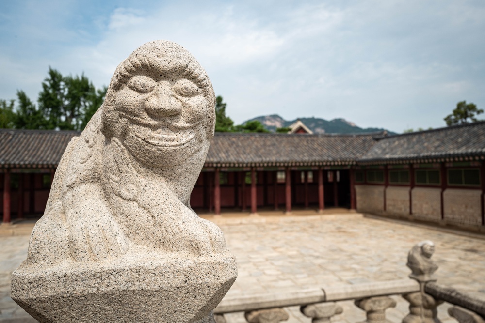 South Korean Province Hosts U.S. Army Soldiers on Newcomers Tour of Seoul