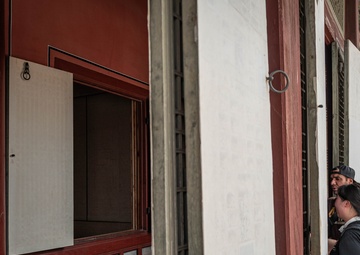 South Korean Province Hosts U.S. Army Soldiers on Newcomers Tour of Seoul