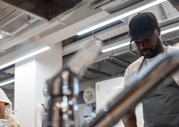 South Korean Province Hosts U.S. Army Soldiers on Newcomers Tour of Seoul