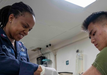 USS America (LHA 6) Conducts Medical Training Circuit