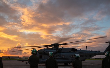 HMH-462 transports MWSS-172 firefighter, equipment