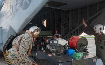 HMH-462 transports MWSS-172 firefighter, equipment