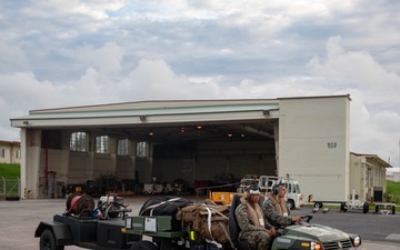 HMH-462 transports MWSS-172 firefighter, equipment