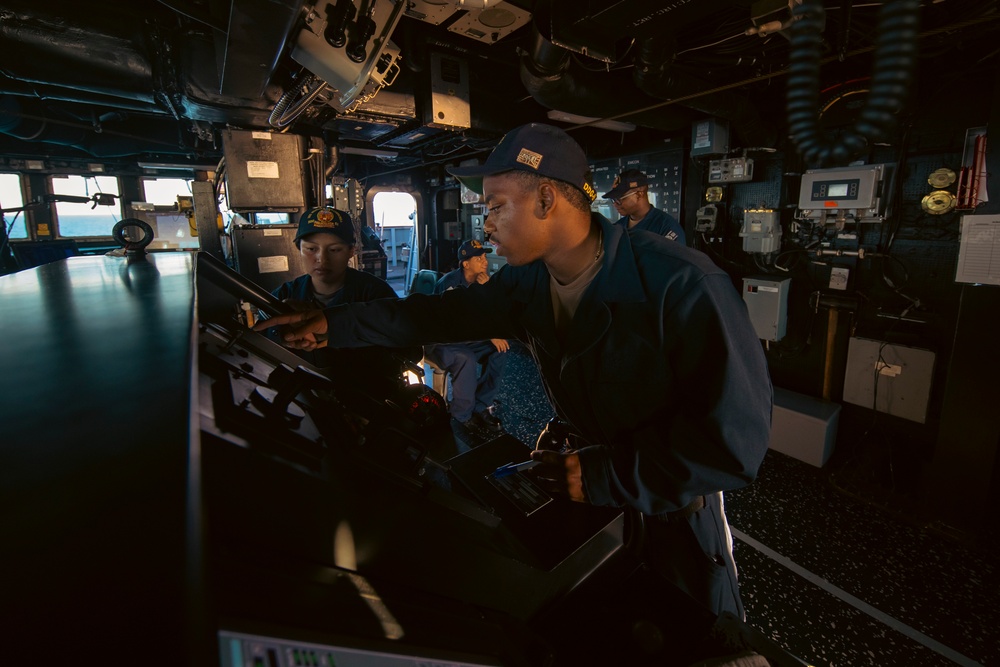 USS Winston S. Churchill (DDG 81) Daily Operations
