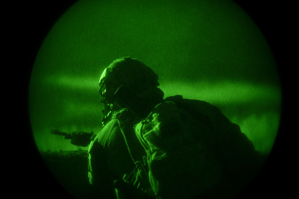 2nd Battalion, 7th Infantry Regiment: Night Live Fire Exercise
