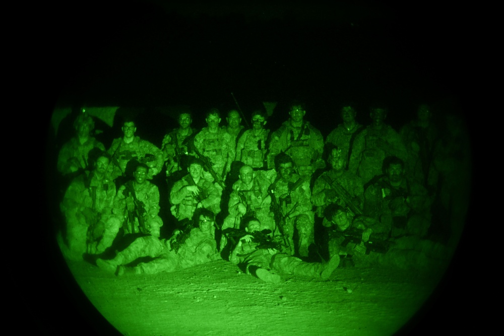 2nd Battalion, 7th Infantry Regiment: Night Live Fire Exercise