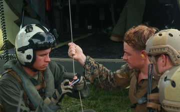 VMM-262, 3rd Recon Bn. evacuate simulated casualties
