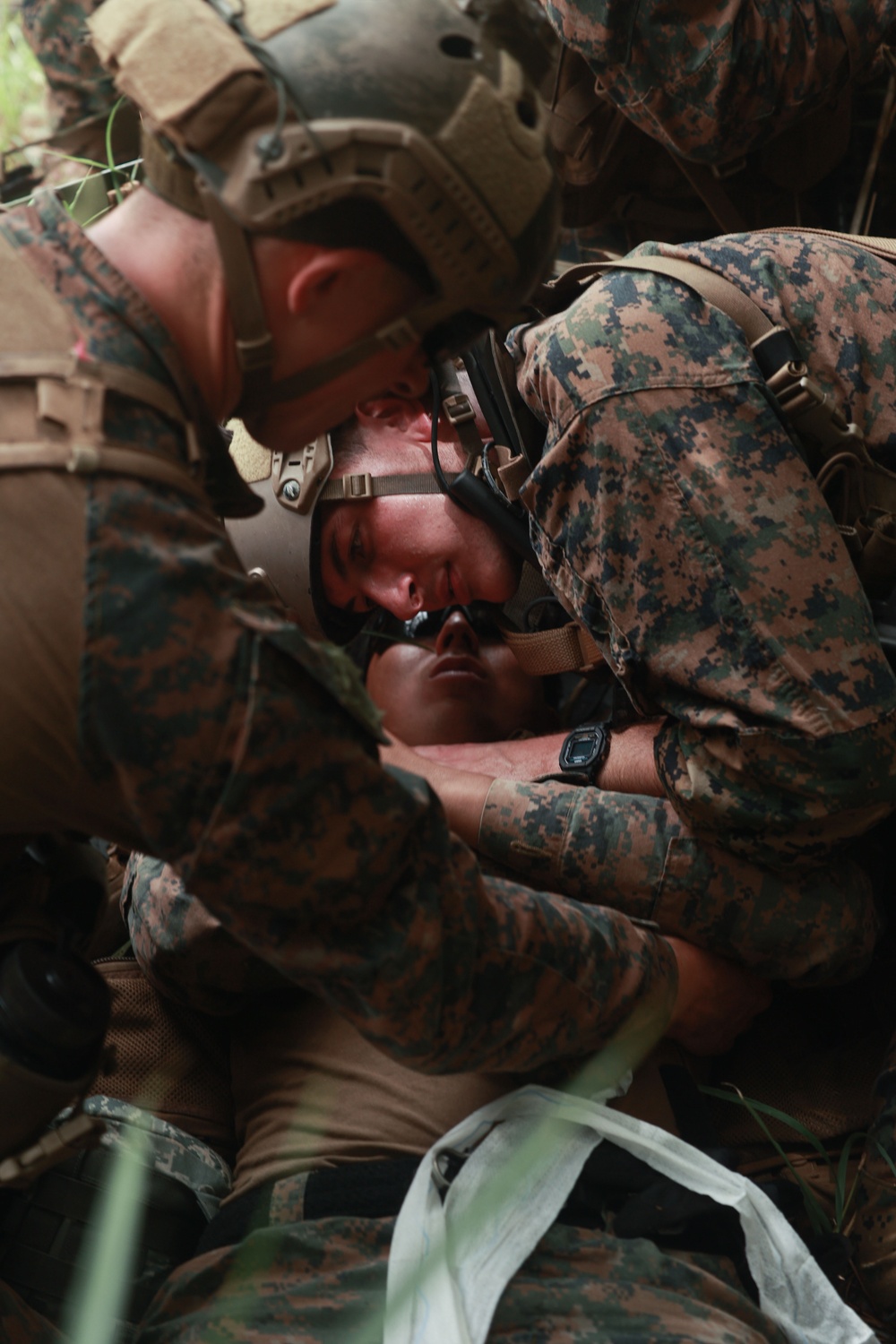 VMM-262, 3rd Recon Bn. evacuate simulated casualties