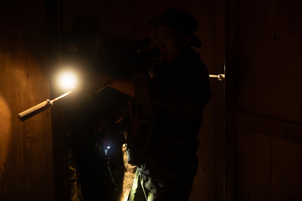2/23 Marines and ROK Marines Conduct Bilateral, Night MOUT Training at KMEP 25.2