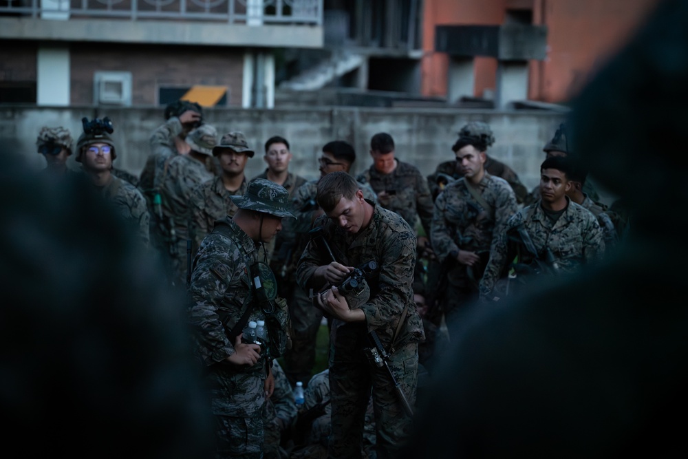 2/23 Marines and ROK Marines Conduct Bilateral, Night MOUT Training at KMEP 25.2