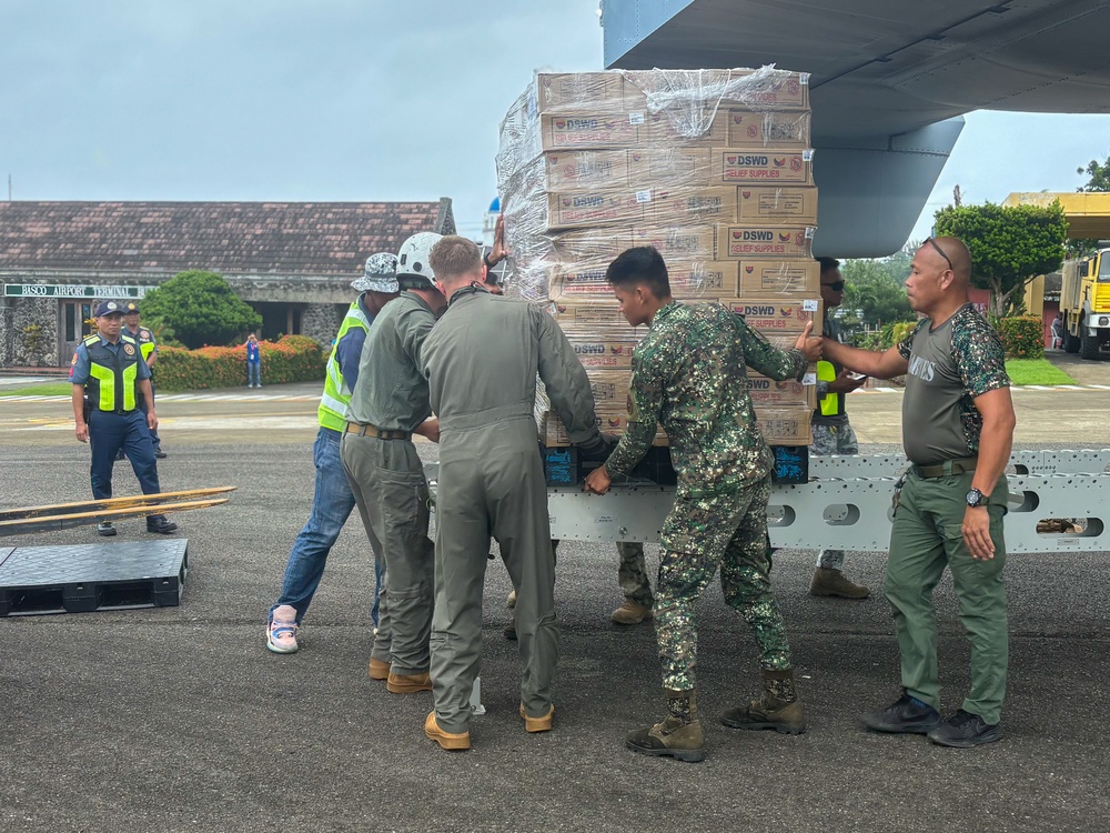 MRF-D 25.3: U.S. Marines with VMM-363 assist in foreign disaster relief