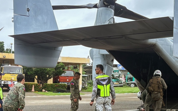 MRF-D 25.3: U.S. Marines with VMM-363 assist in foreign disaster relief