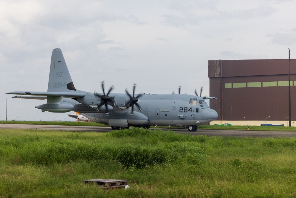 MRF-D 25.3: U.S. Marines with VMM-363 assist in foreign disaster relief