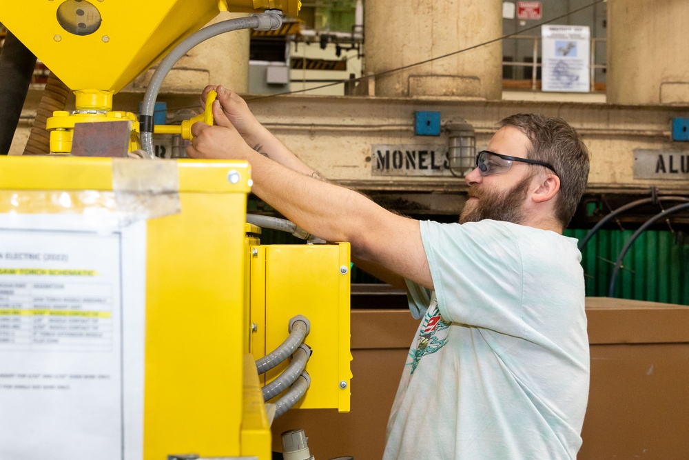 Norfolk Naval Shipyard Implements Use of Submerged Arc Welding for Shafting Repairs
