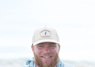 Coastal engineer rescues children caught in large vessel wakes