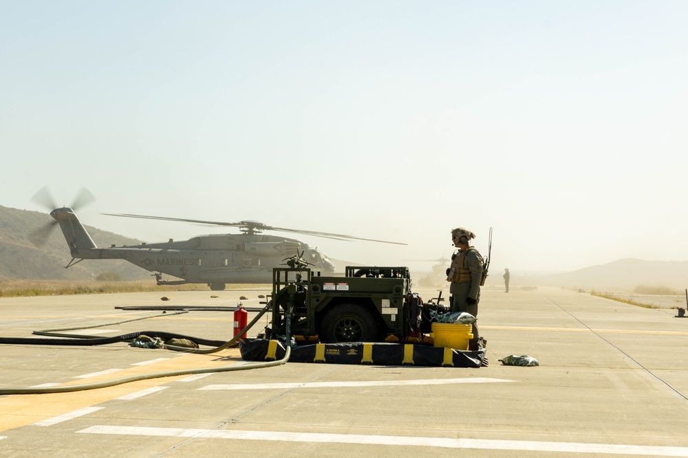 U.S. Marines conduct a FARP OIC course