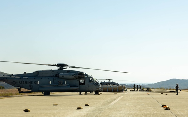 U.S. Marines conduct a FARP OIC course