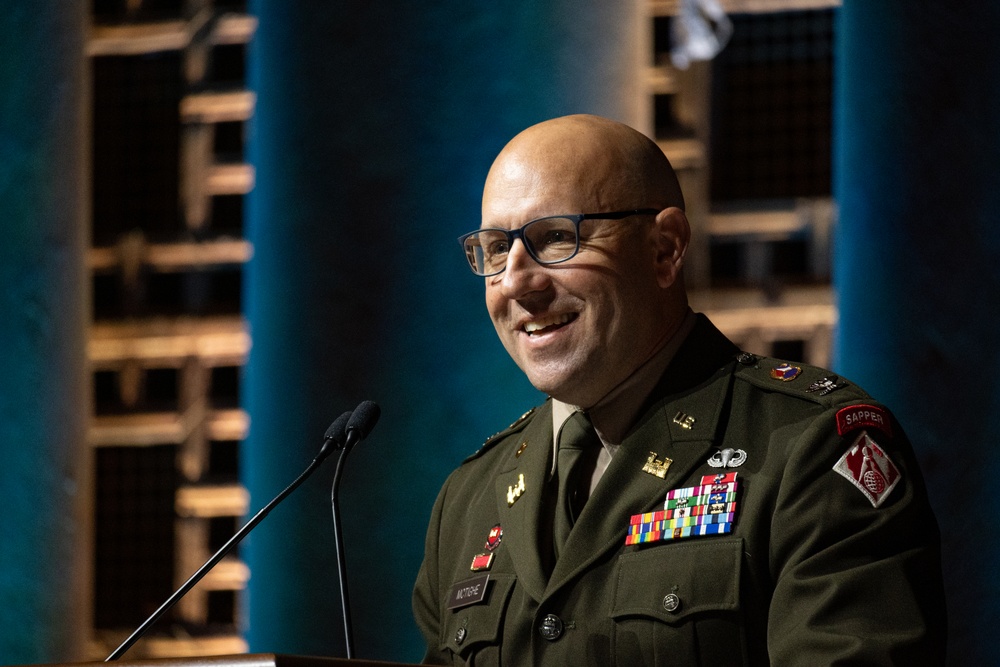 New commander addresses Sacramento District