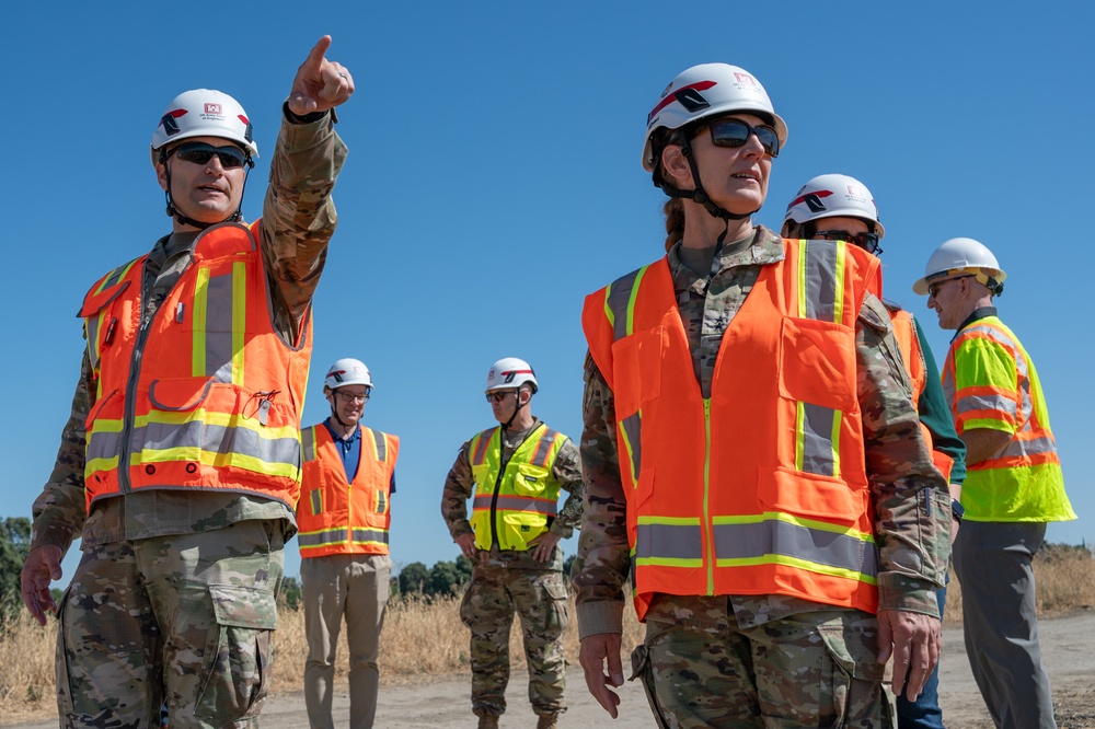 Army Corps leaders tour Sacramento flood control site