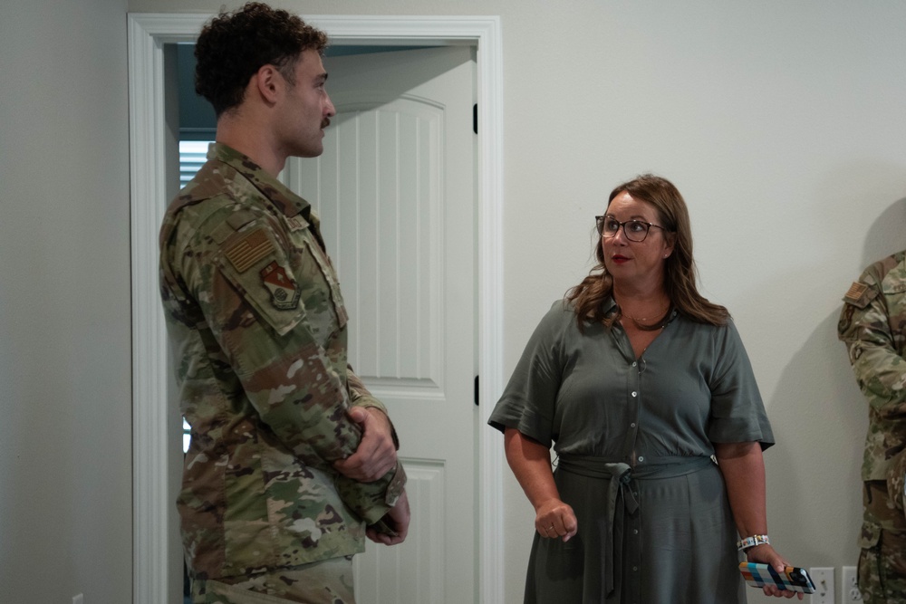 COMAFSOC, CCM spouses visit The Steadfast Line